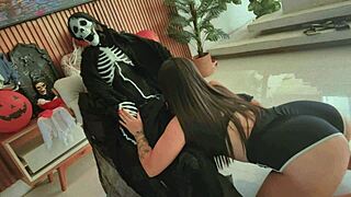 黑发巴西妹内衣女上位内射颜射张腿高潮