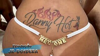 A safada Dany Hot gozou muito na putaria com 3 machos no motel do RJ. Brazilian interracial double vaginal creampie in hotel.