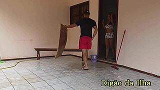 Três gostosas pegando o amigo sem uma saber da outra - young 18+ redhead gets bent over in doggystyle with muscular latina!