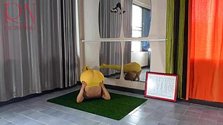 Regina Noir Performs Yoga In Yellow Tights At Gym Without Panties For Ballerina Workout And Striptease