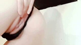 哥们女友酒店自慰视频发来想操