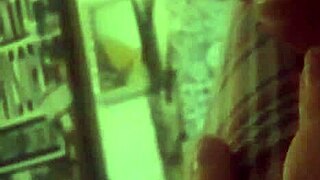 nicoletta ha camminato a piedi nudi per tutta la giornata e i suoi piedini sono distrutti e sporchi