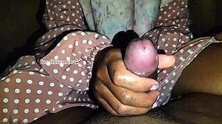 印尼业余夫妻自拍手撸口爆射精第一部