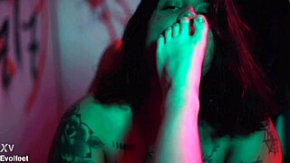 Feet-obsessed threesome choke-fest with acidalia mad maxxx and rotten venus